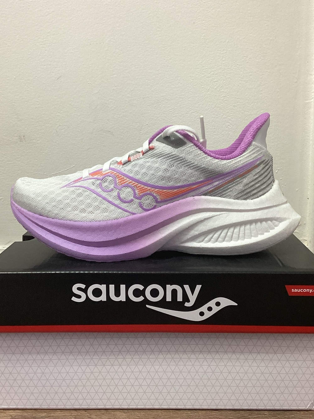 Women’s Saucony Endorphin Speed 5
